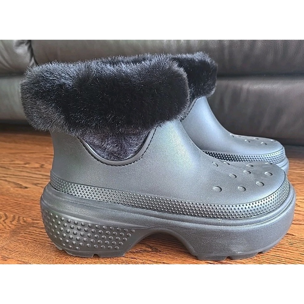 NEW CROCS Stomp Faux Fur Trim Lined Boots Unisex M10/W10l2 208718 Black Winter - Picture 2 of 8